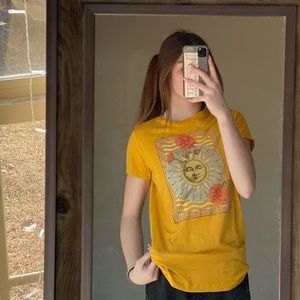 Cute short sleeve t-shirt. Size large.